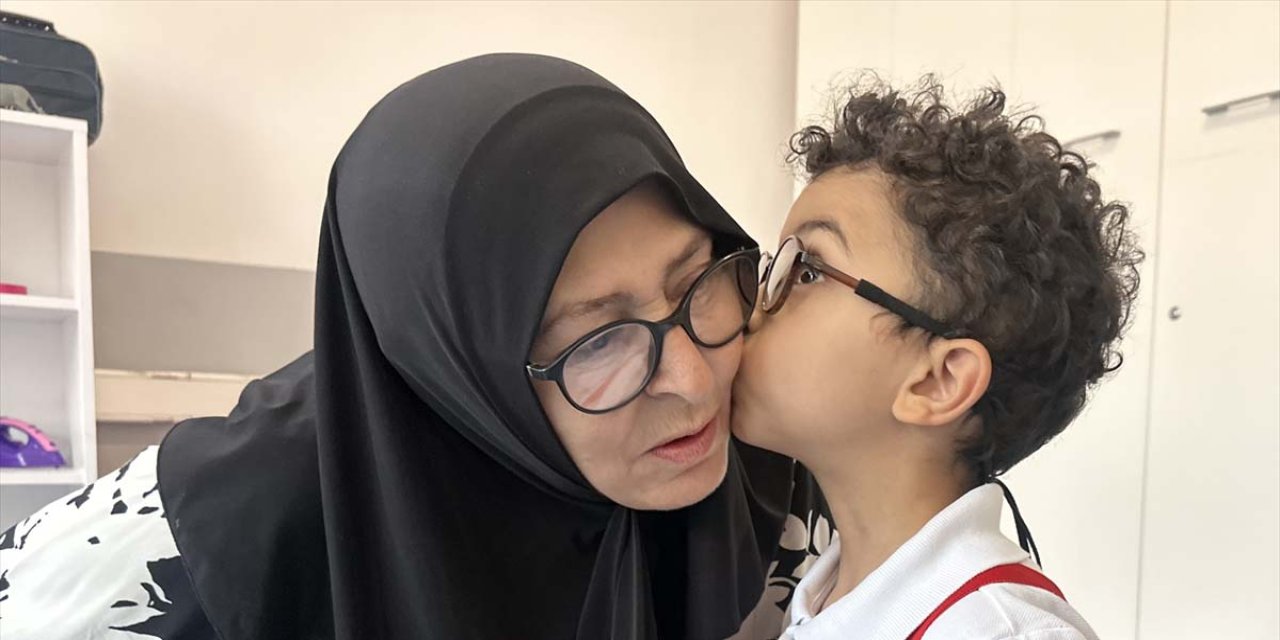 Depremzede süper babaanne torununu Konya’da hayata bağladı