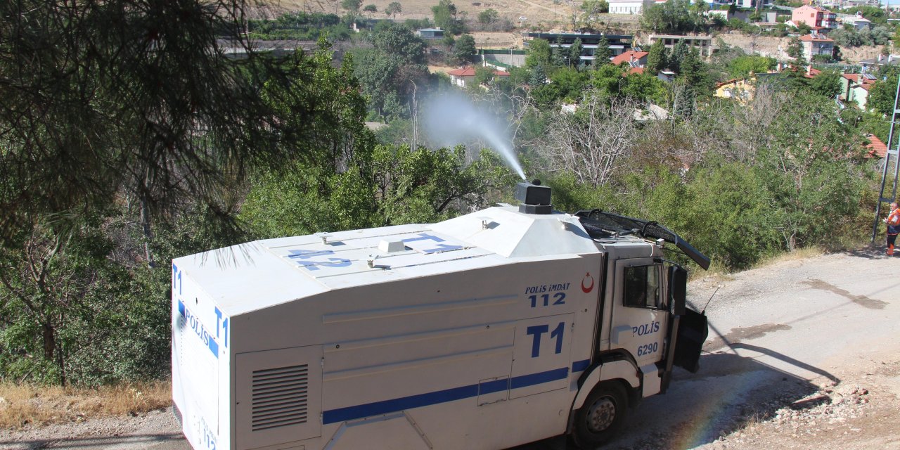 Konya Emniyetinin TOMA’lı müdahalesi yeşil alanı korudu