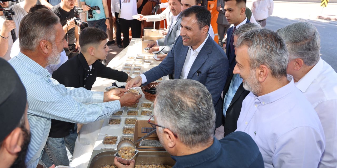 AK Parti Konya aşure dağıttı