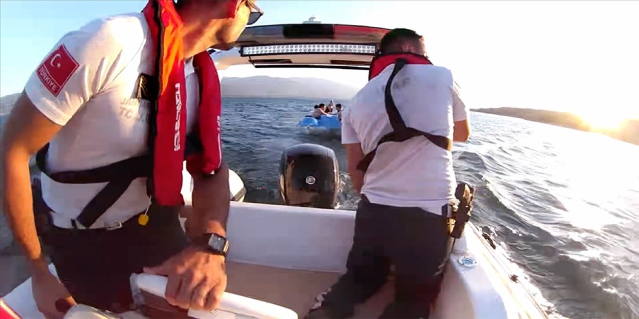 Sapanca Gölü'nde mahsur kalan 17 kişi kurtarıldı