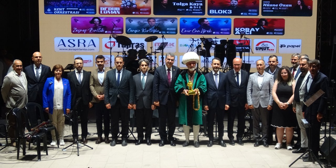 800 yıllık kahkahalar yine Konya'da yankılanıyor