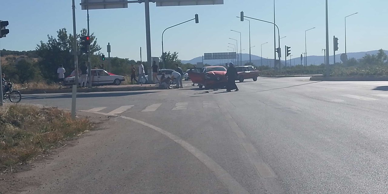 Konya Güneysınır’da düğün konvoyundaki araç kaza yaptı! Yaralılar var