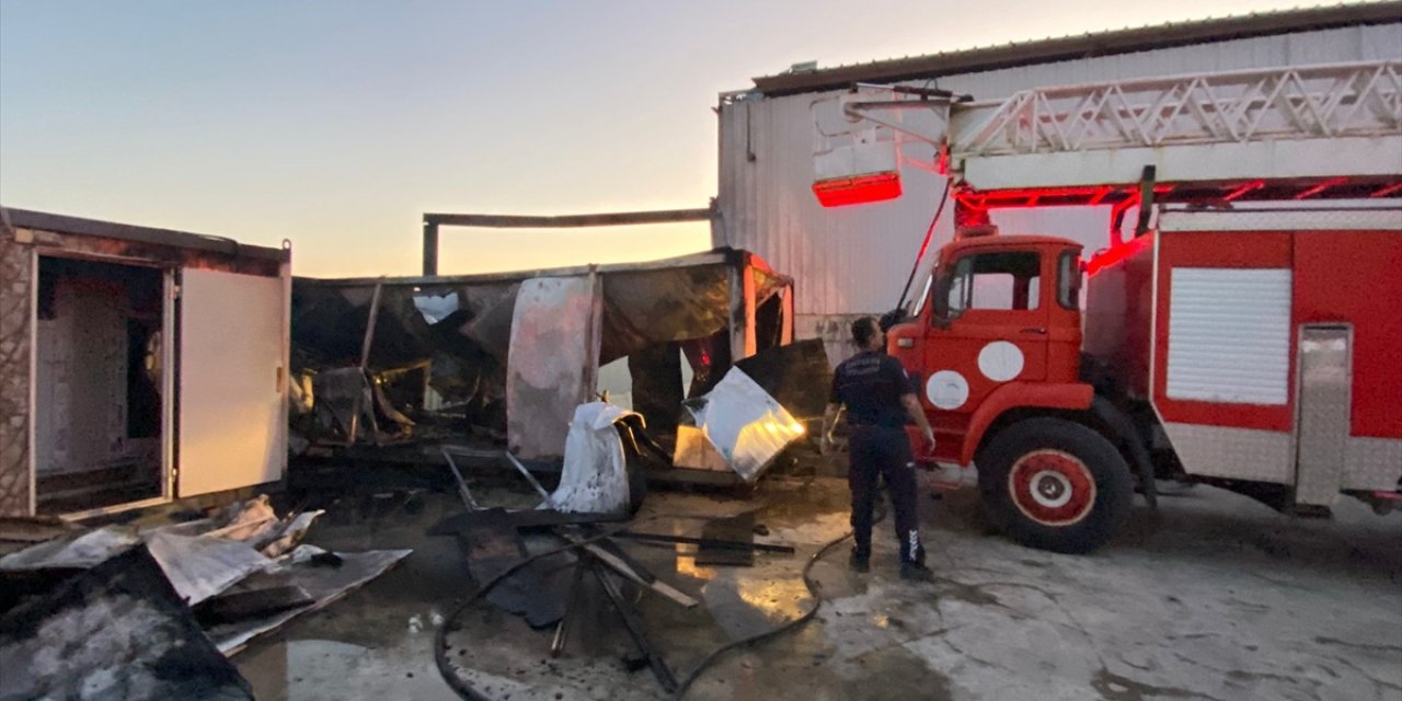 İşçilerin kaldığı konteynerde yangın çıktı