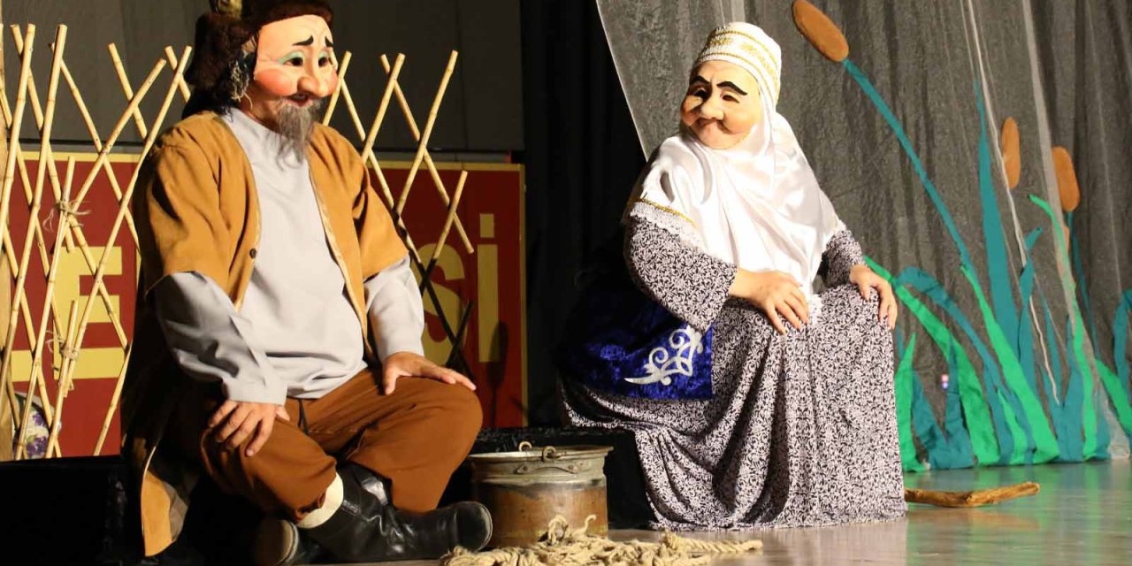 Konya’da Kazak tiyatrosu ağızları açık bıraktı! Alkışlar susmadı