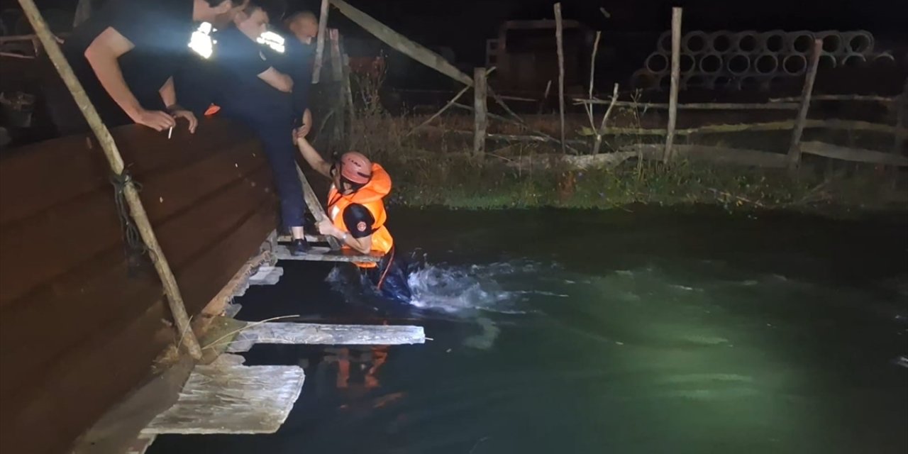 Kazanın böylesi! Arabasından indiği sırada düştüğü kanalda boğuldu