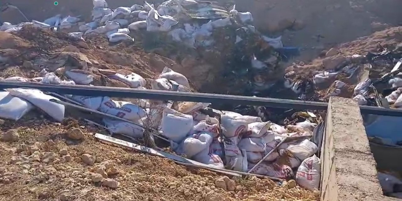 Devrilen TIR alev aldı! Baba ve 13 yaşındaki oğlu yanarak can verdi