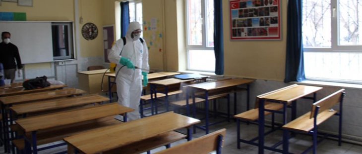 Bilim Kurulu Üyesi açıkladı! 'Okulların kapalı kalma süresi uzayabilir'