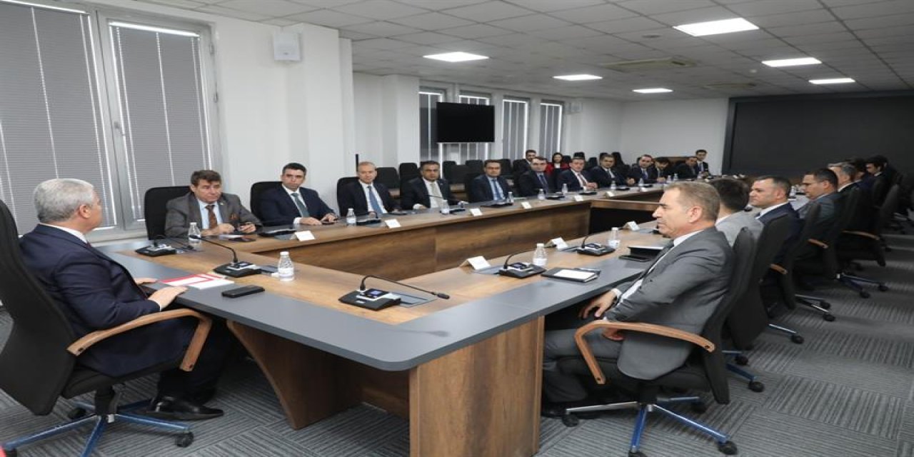 Konya Valisi Akın, kaymakamları topladı