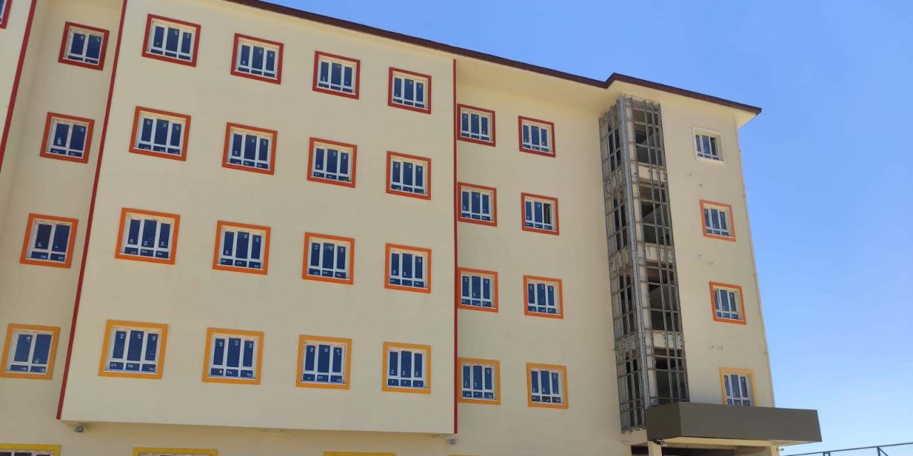 Konya’nın yeni fen lisesi, bu öğrencilere aylık 10 bin TL verecek