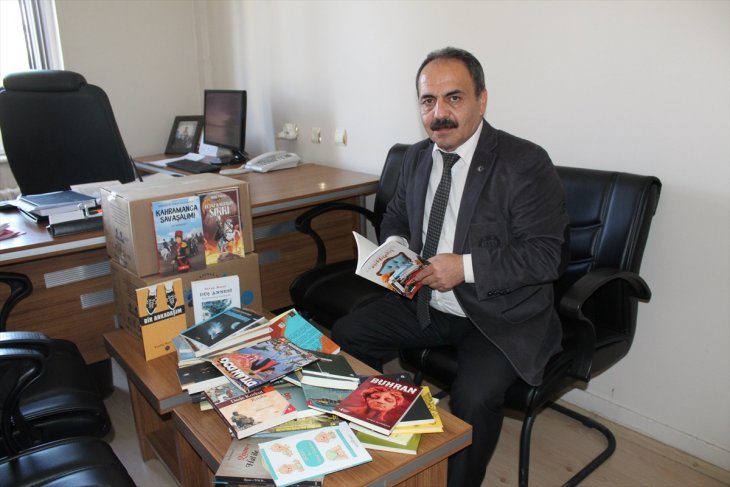 Gurbetçi gençten Konya'daki köy okulu öğrencilerine kitap bağışı