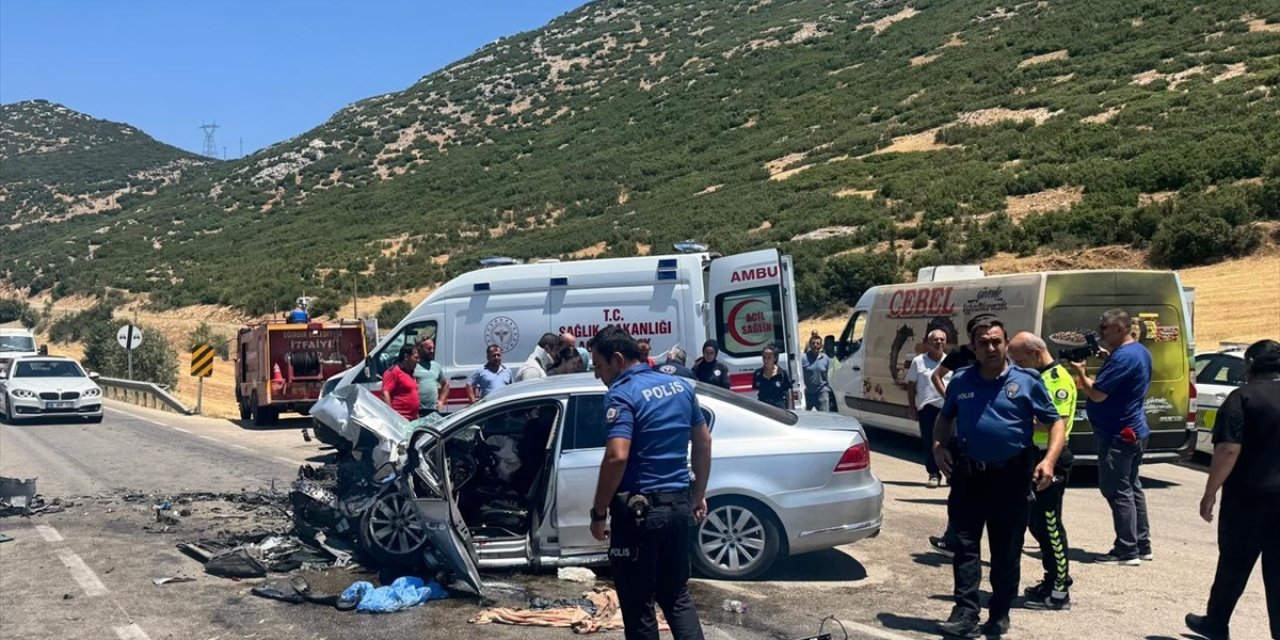 Konya yolunda otomobiller çarpıştı: Raziye Kura öldü, 9 yaralı var