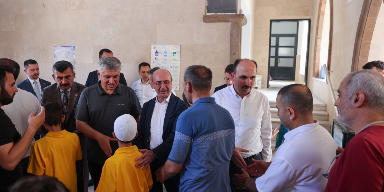 Konya'da iki başkan Cuma namazını Sancak Mahallesi'nde kıldı