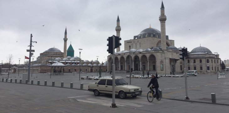 Konya’da cadde ve meydanlar boşaldı