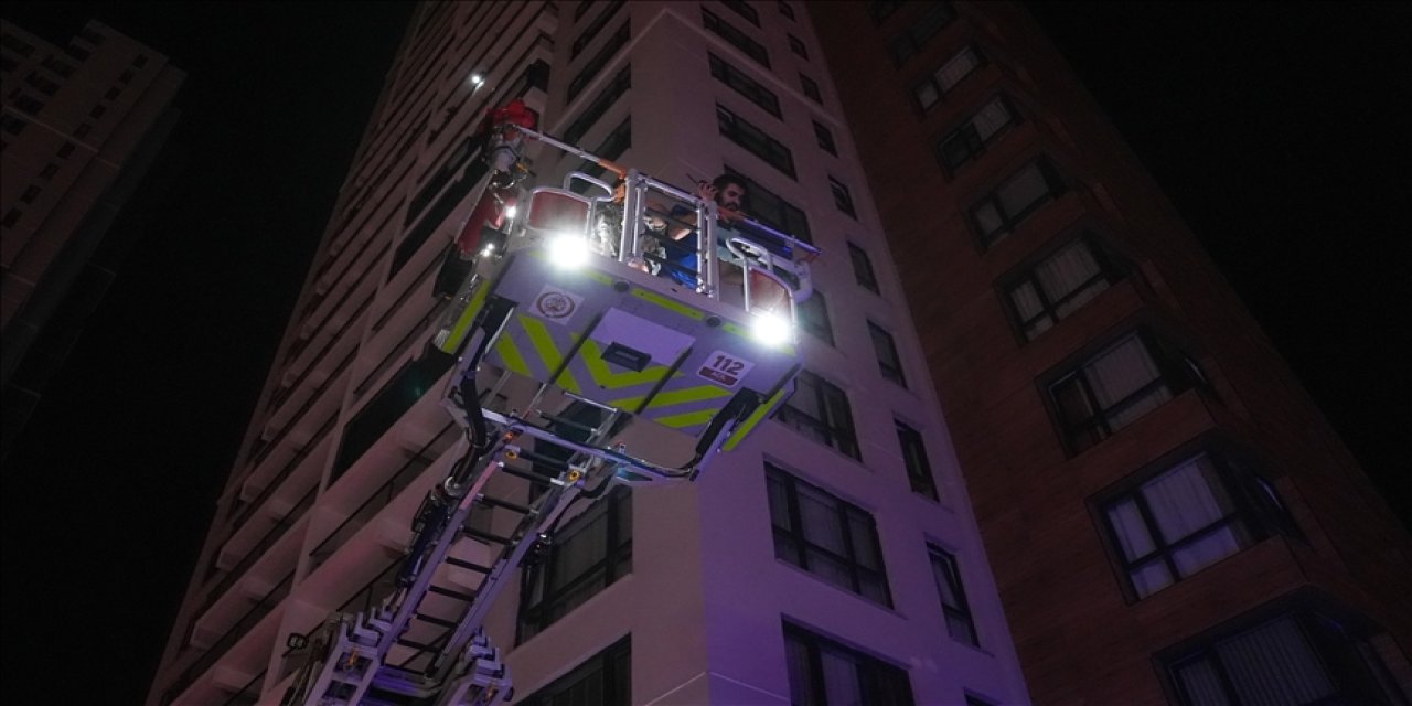 26 katlı binada yangın faciası! 3 ölü, 27 yaralı