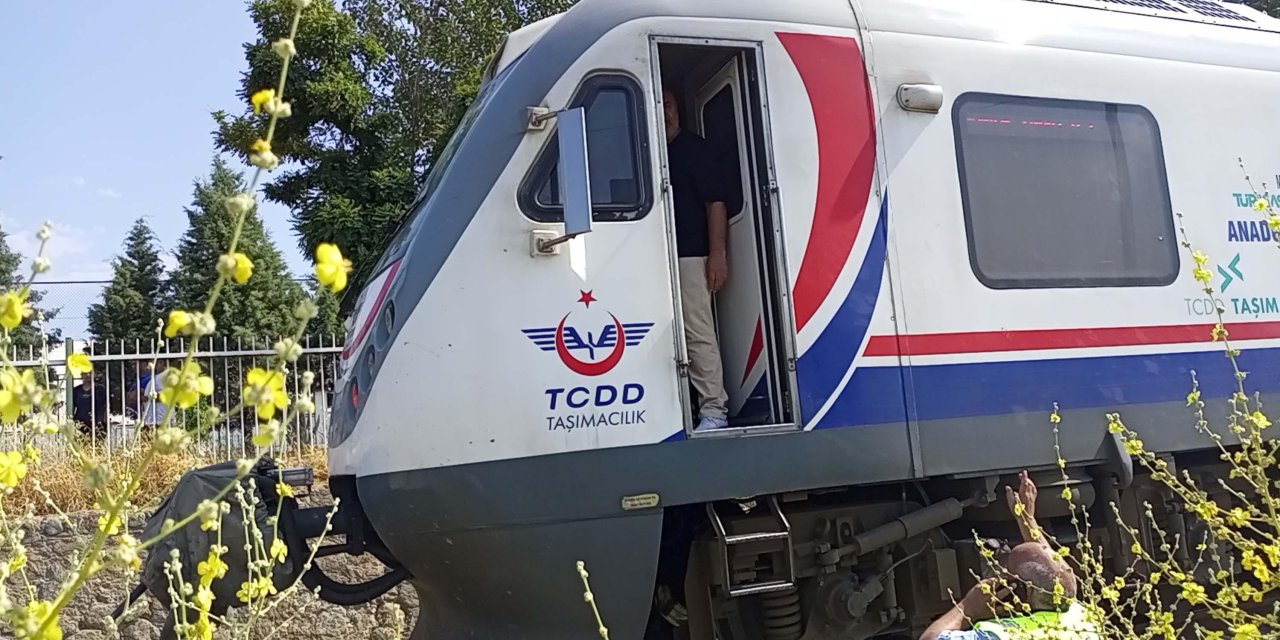 Tren raylarından karşıya geçmeye çalışırken feci şekilde can verdi