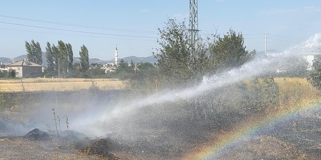 Konya'da temizlik için yakılan ateş yangına dönüştü
