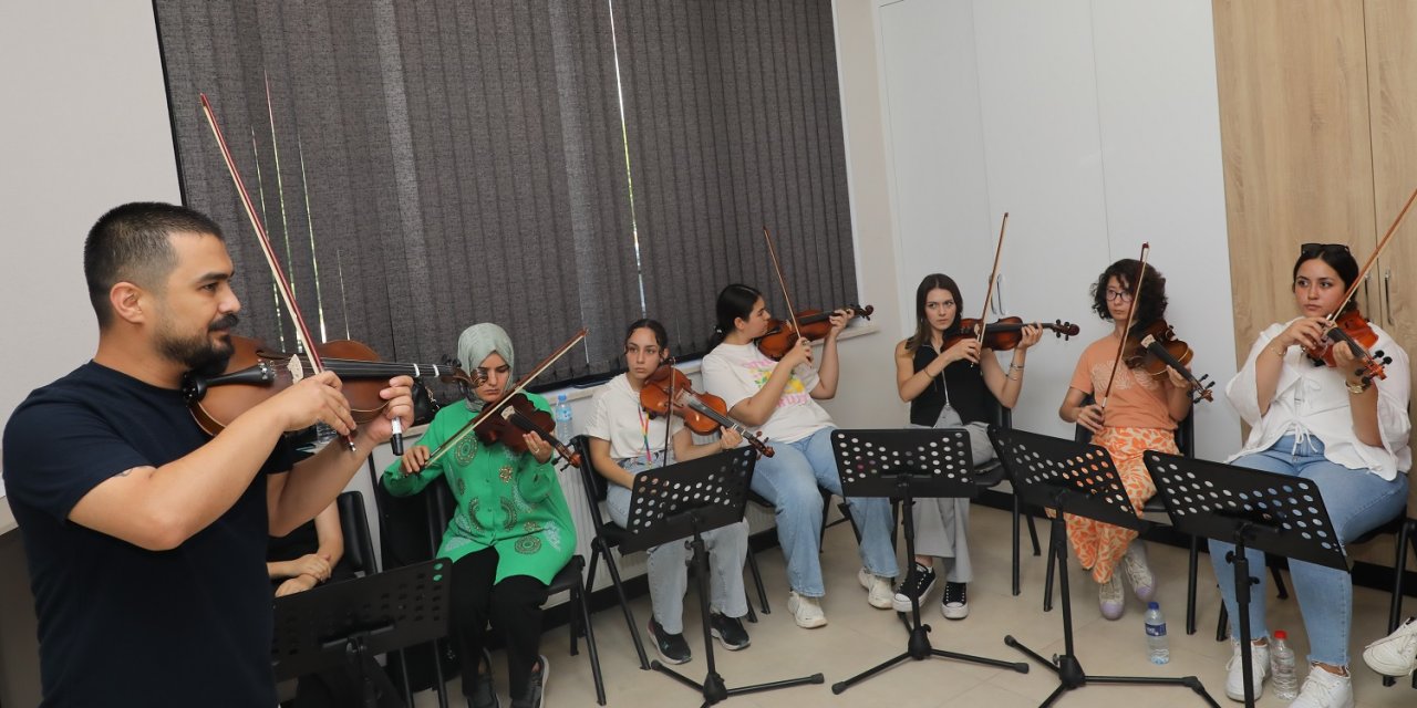 Karatay’da yaz fırtınası: Kodlayan, çizen, şarkı söyleyen bir gençlik geliyor