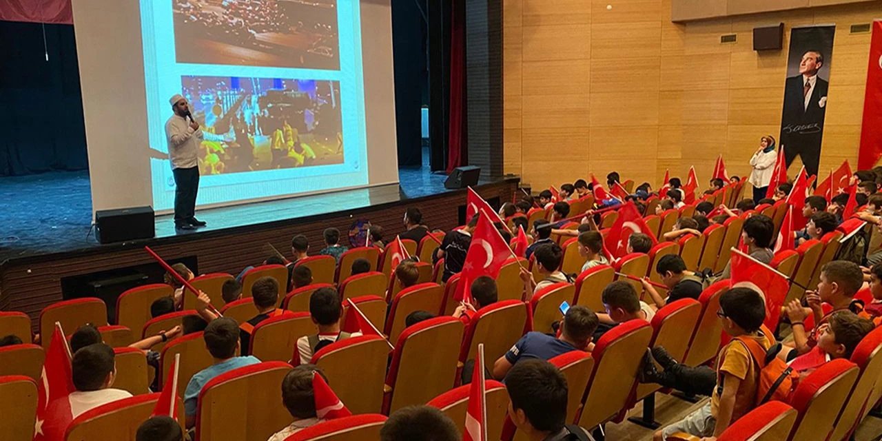 KOMEK Öğrencilerine "15 Temmuz" Konulu Konferans