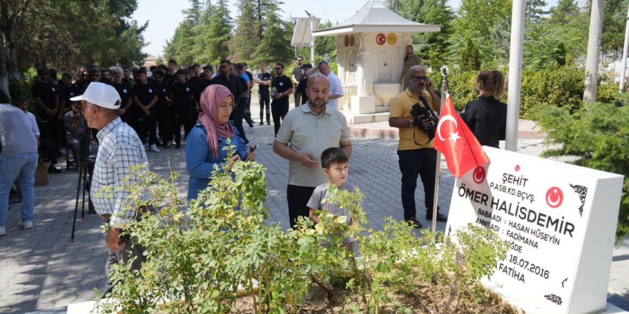 Konya’dan Şehit Ömer Halisdemir’in kabrine duygusal ziyaret