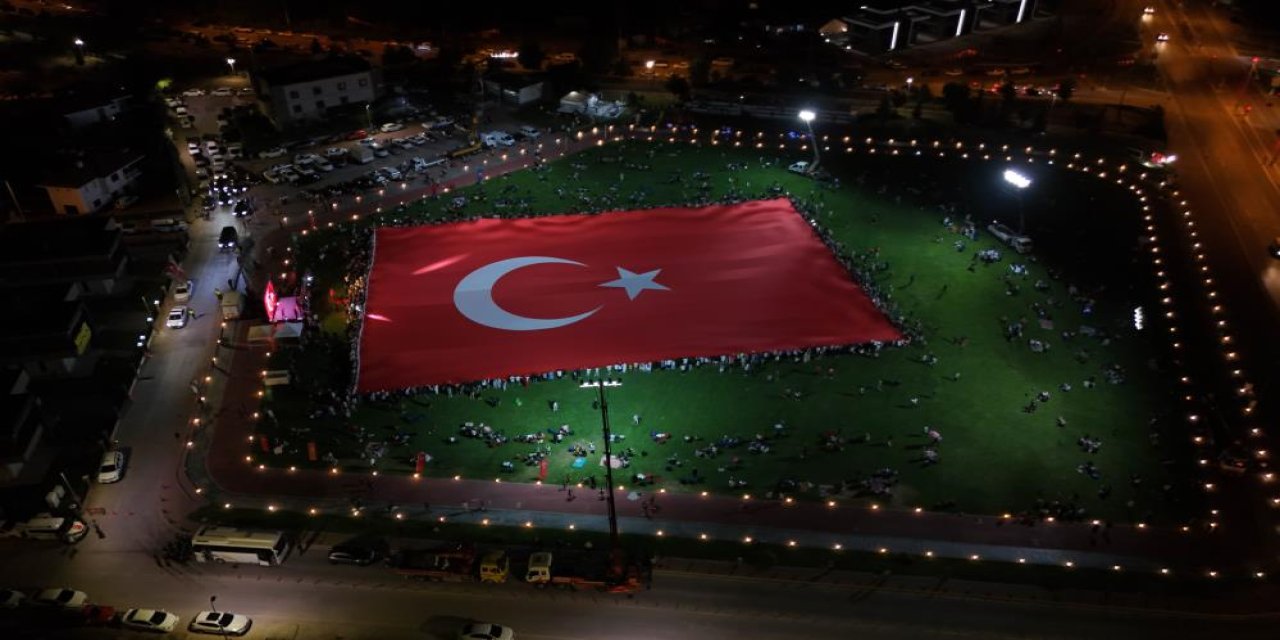 Dünyanın en büyük Türk bayrağı 15 Temmuz’da açıldı