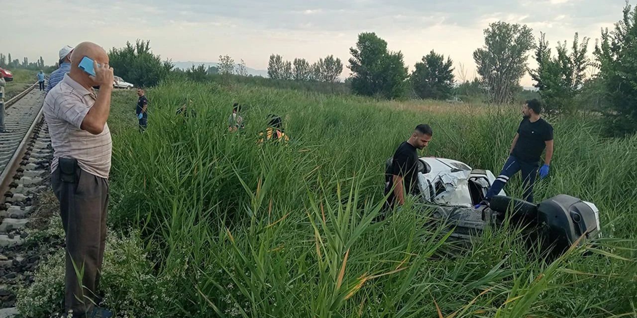 Konya’da tren kamyonete çarptı! Sürücü hayatını kaybetti