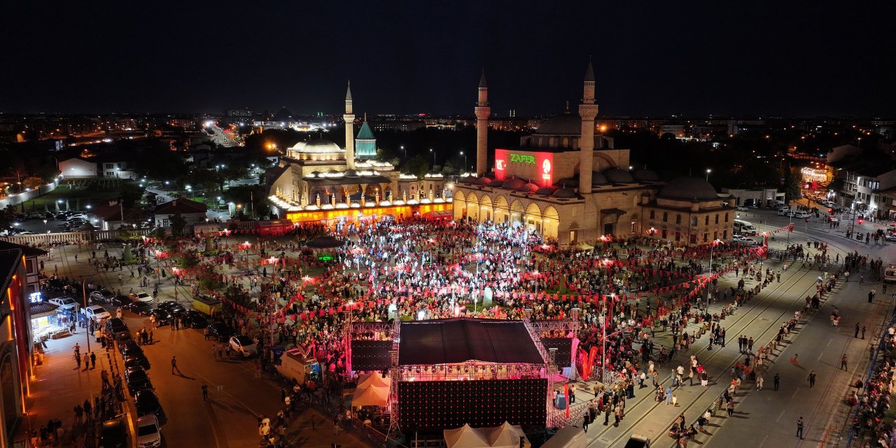 Konya, 15 Temmuz Şehitlerini Mevlana Meydanı’nda andı