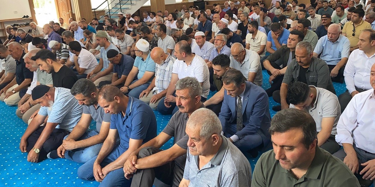 Konya'nın Mescid-i Aksa'sında ilk Cuma namazı kılındı