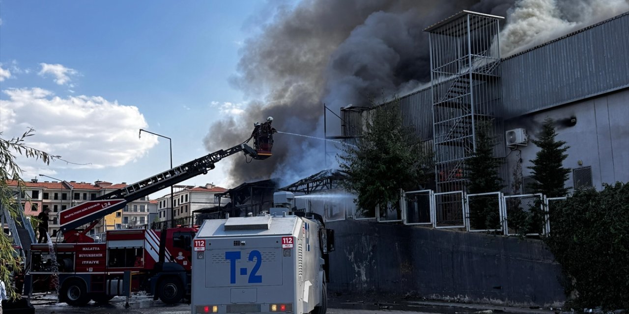 TOMA dahil bir şehrin itfaiyesini harekete geçiren yangın