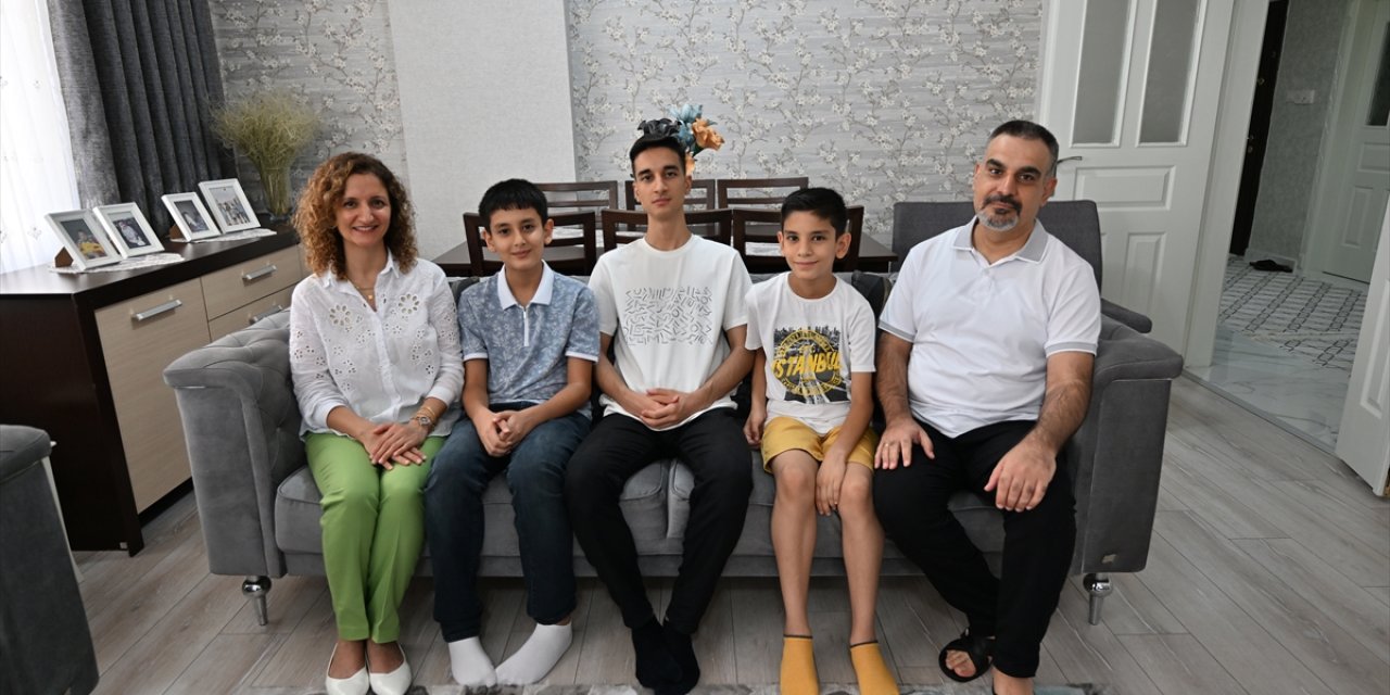 Aynı evden iki kez Türkiye birinciliği: YKS ve LGS şampiyonları kardeş