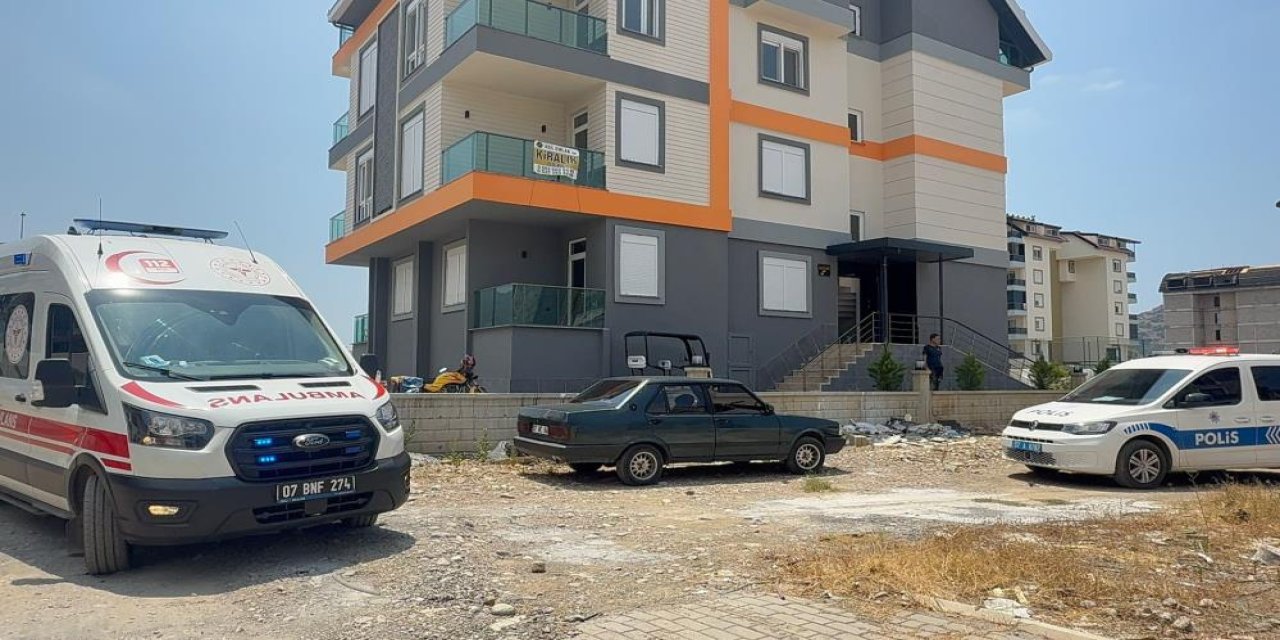 Yeni taşındığı evde ölü bulundu