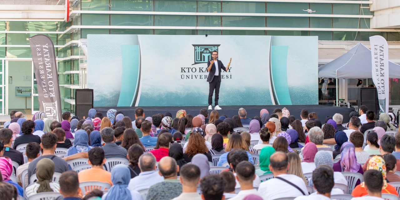 Konya, tercih ve tanıtım merkezi ile üniversite adaylarının yanında