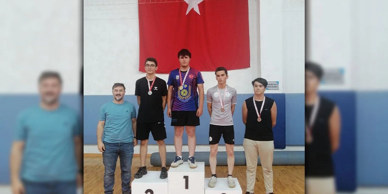 Konya masa tenisinde birincilik Akşehir'den geldi