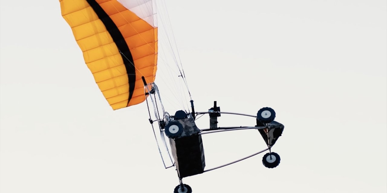 Dünyanın ilk insansız paramotoru