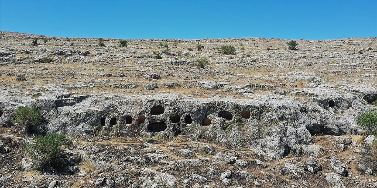 50 hektarlık alanda çok katmanlı yerleşim izleri bulundu