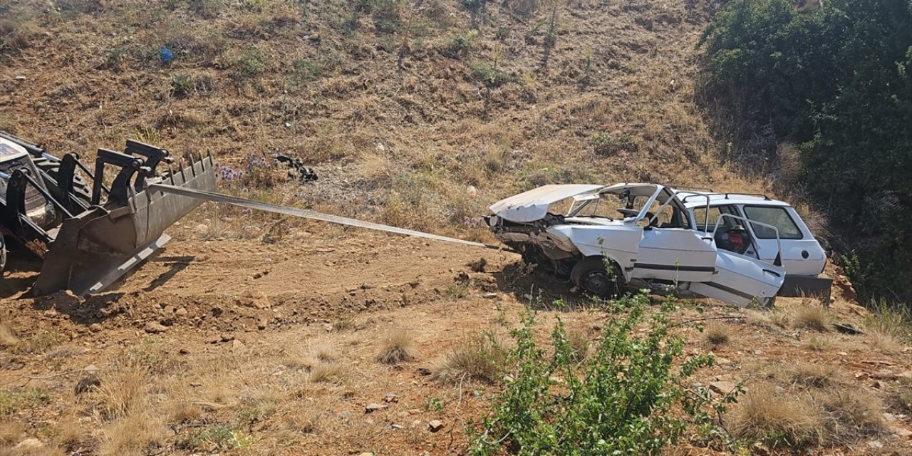 Konya’da otomobil şarampole devrildi