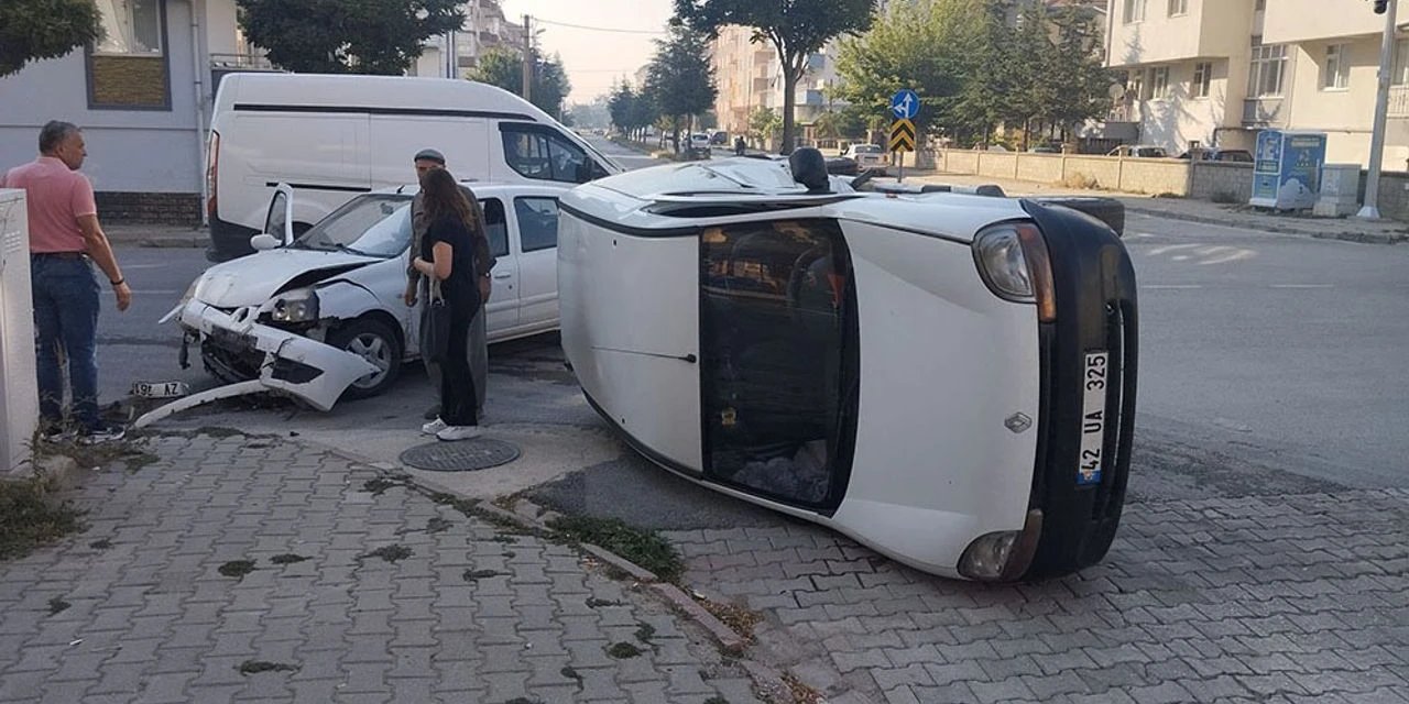 Konya’da kamyonetle otomobil çarpıştı! 6 yaralı var