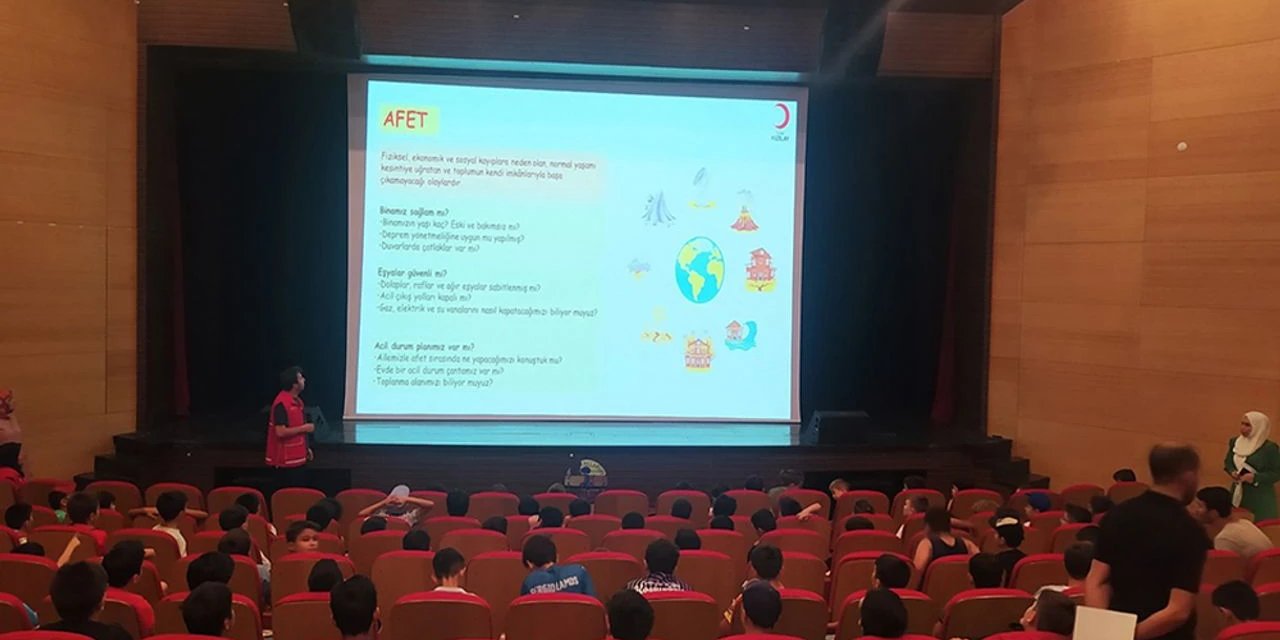 Konya’da geleceğin gönüllülerine afet eğitimi