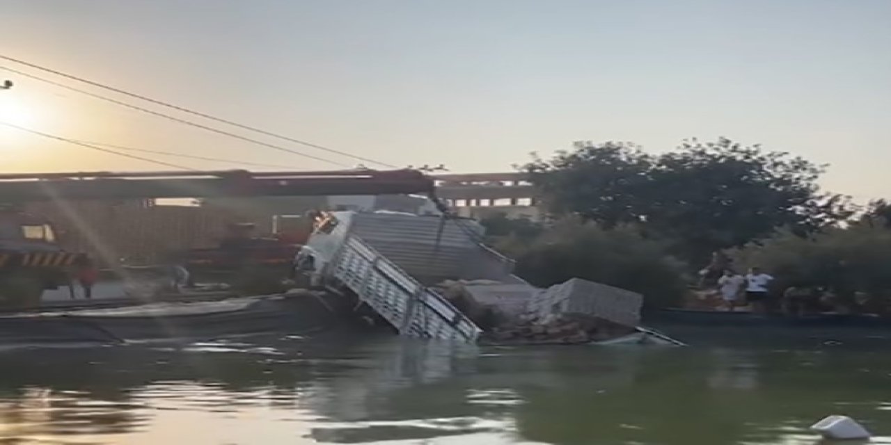 Freni patlayan kamyon sulama havuzuna düştü