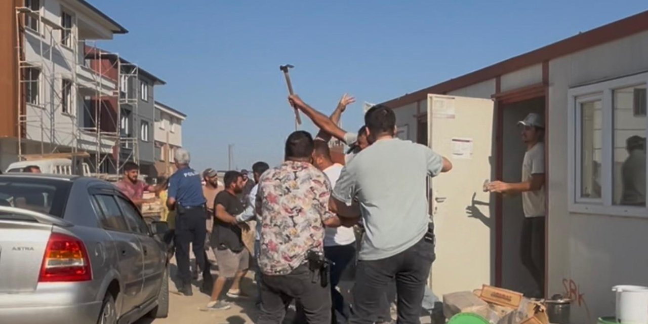 İnşaat alanında çekiçler havada uçuştu! 1'i polis 2 yaralı