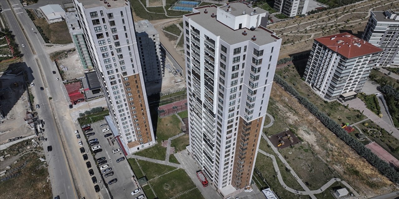 26 katlı binada 3 kişinin öldüğü yangına ilişkin itfaiye raporu tamamlandı