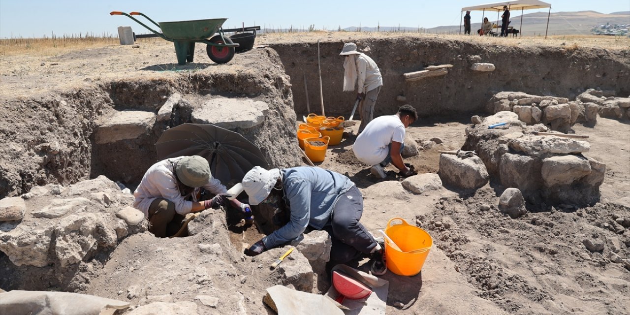 Hititlerin fal kültürünü yansıtan “Kuş Kehanet Metni” bulundu