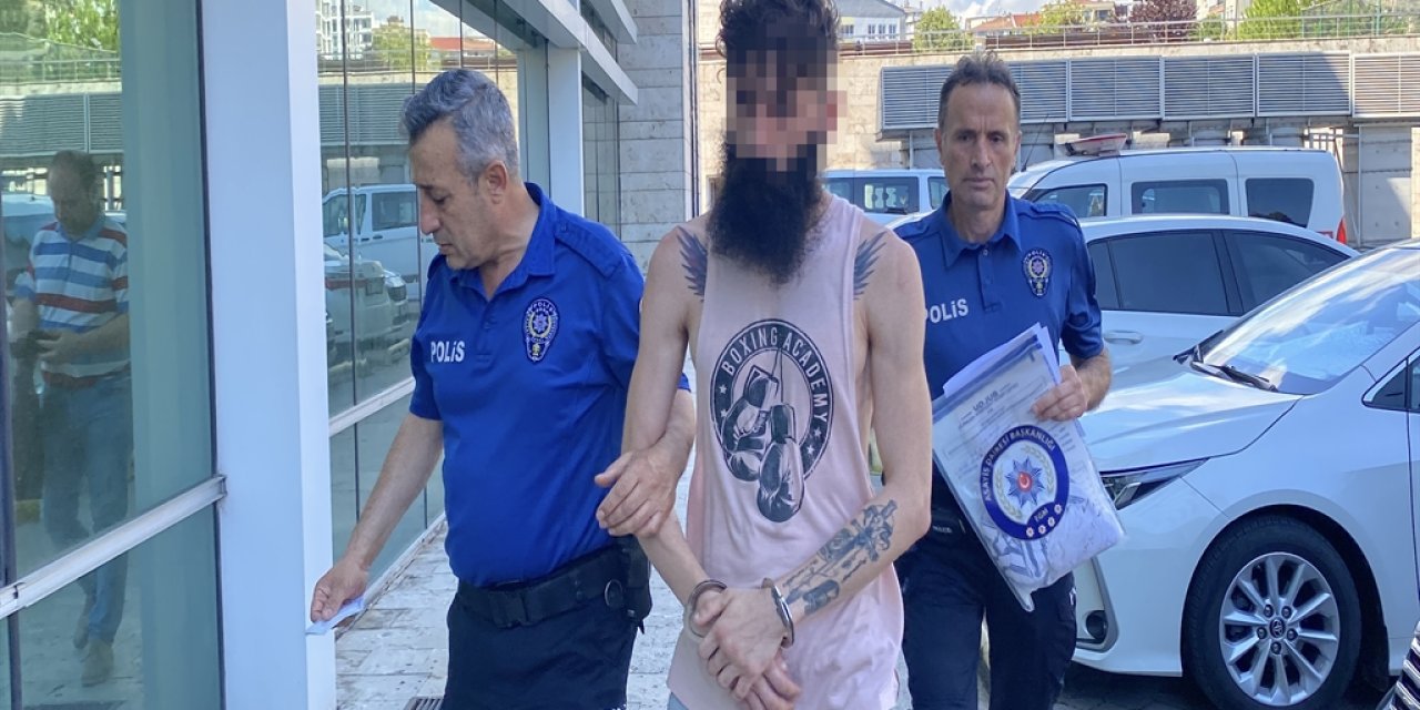 Yeğeninin sevgilisi tarafından bıçaklandı