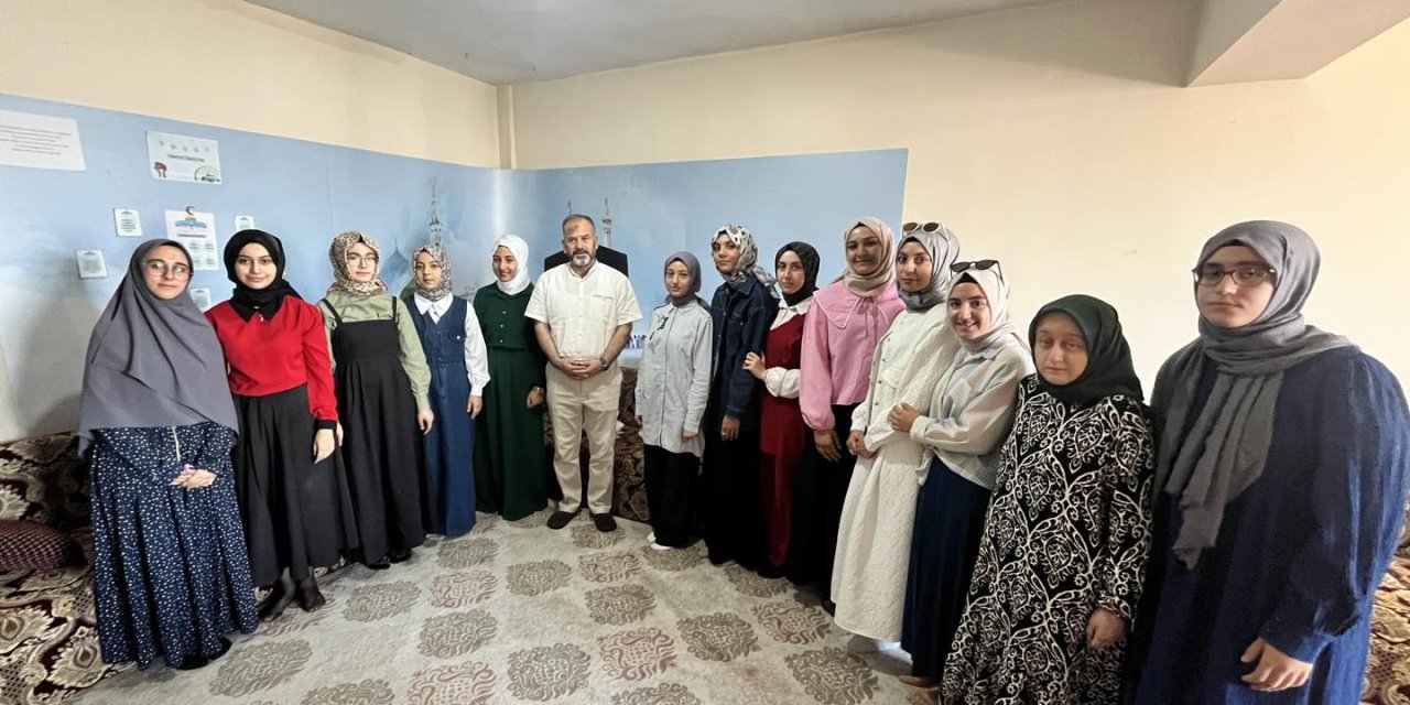 Konya'da üniversite yaz akademisi sona erdi