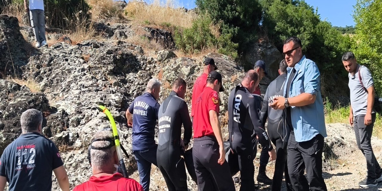 Serinlemek için girdikleri barajda boğuldular