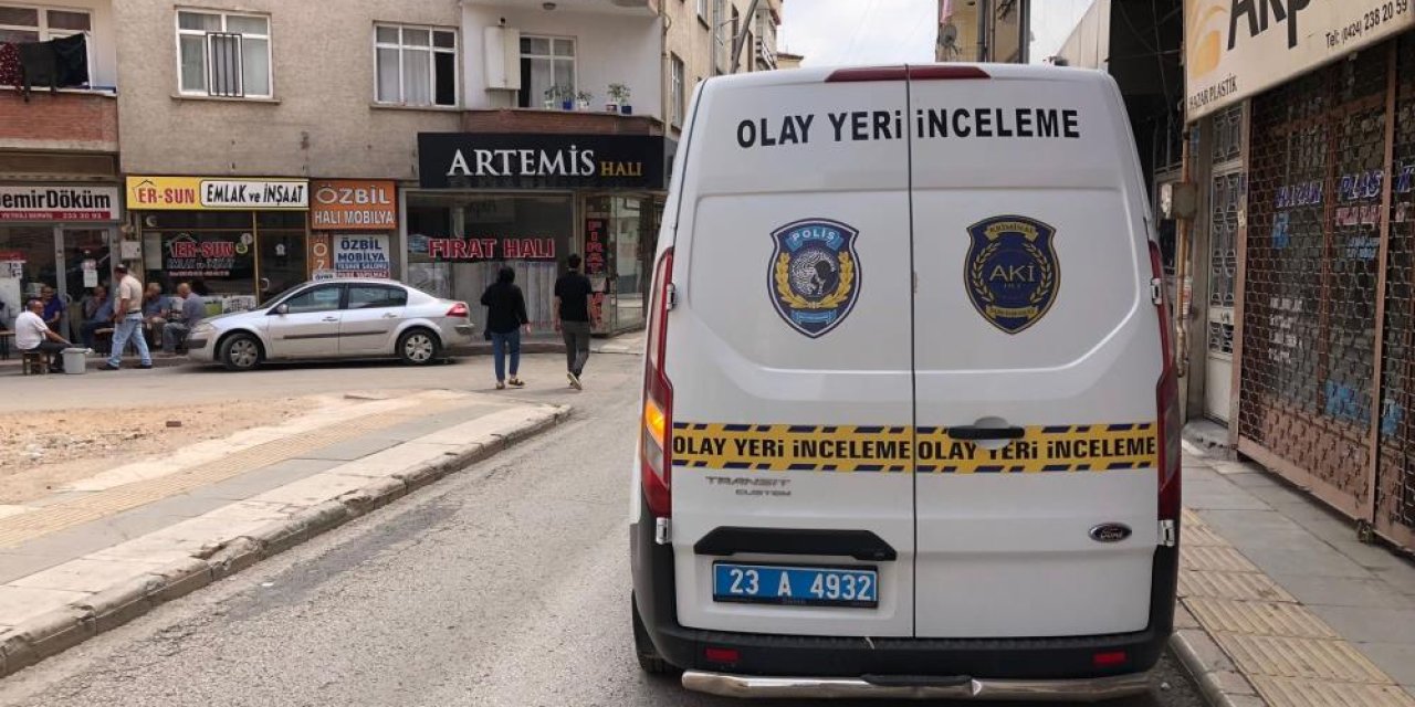 4'üncü kattan yere çakılan kadın hayatını kaybetti