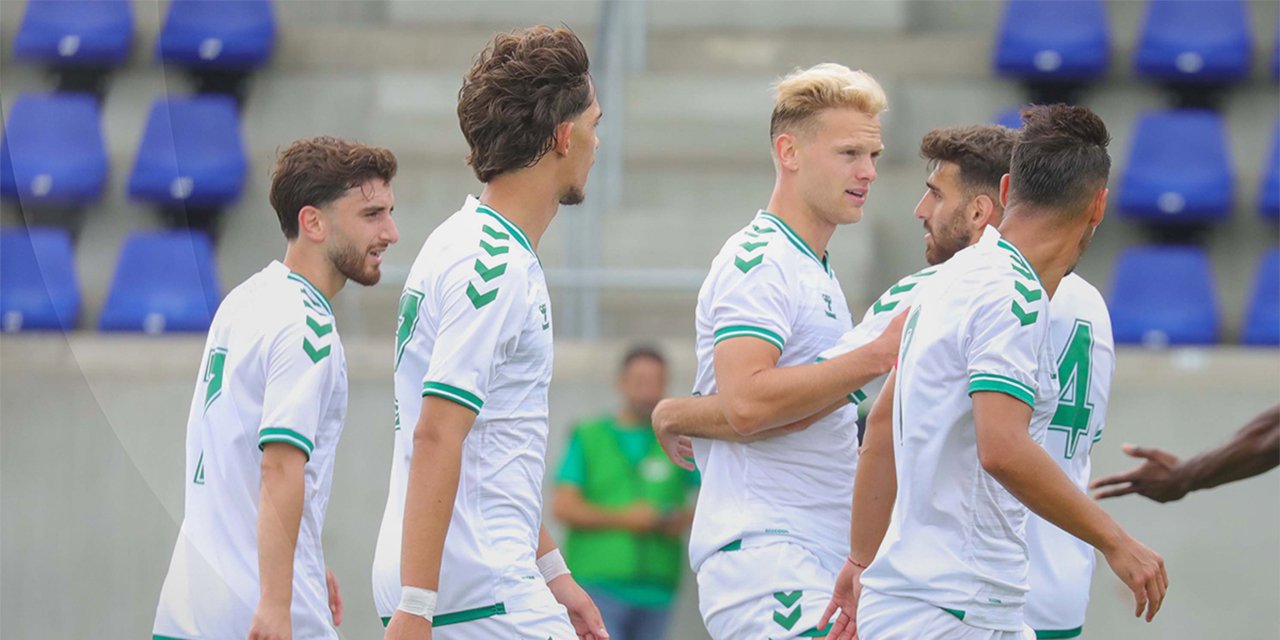 Konyaspor hazırlık maçlarında rakip tanımıyor