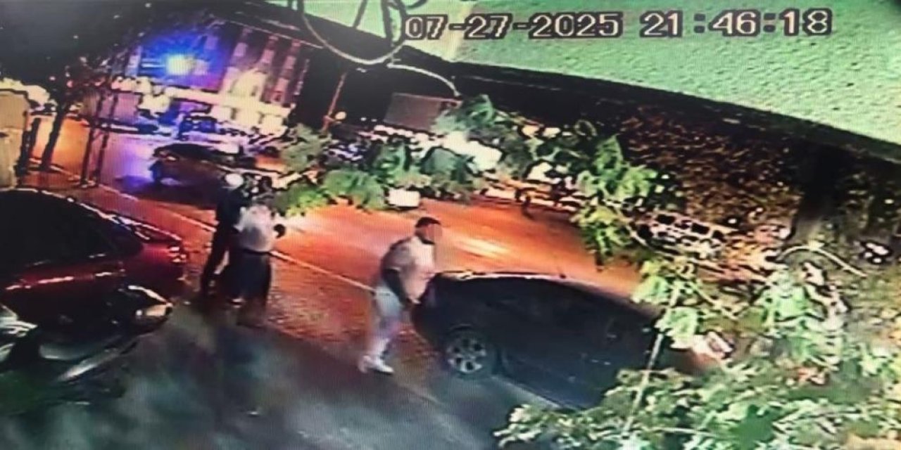 Konya’da yolun karşısına koşan çocuğa iki otomobil çarptı