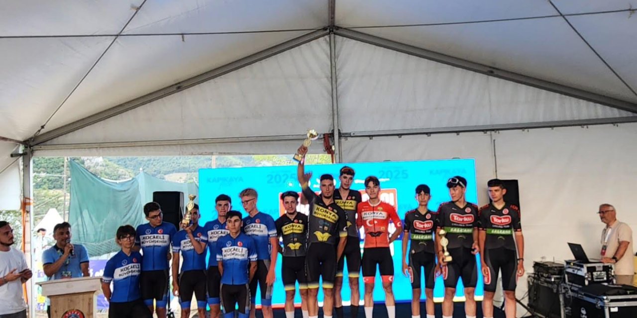 Konyalı gençler memleketlerine 7 madalya, 2 kupa ile döndü