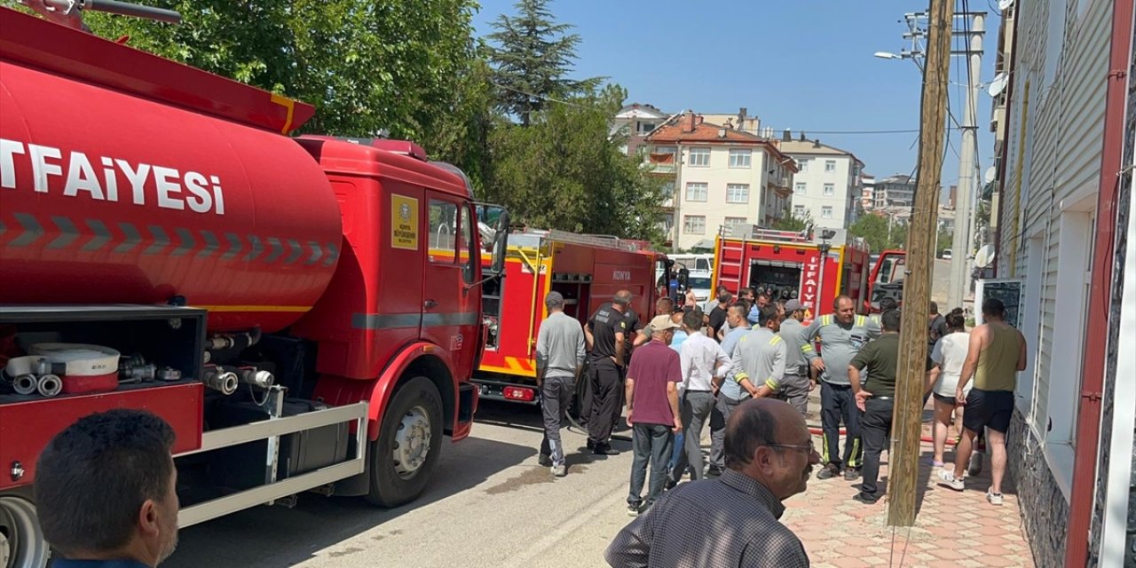 Konya’da apartmanda yangın çıktı! 4 kişi hastaneye kaldırıldı