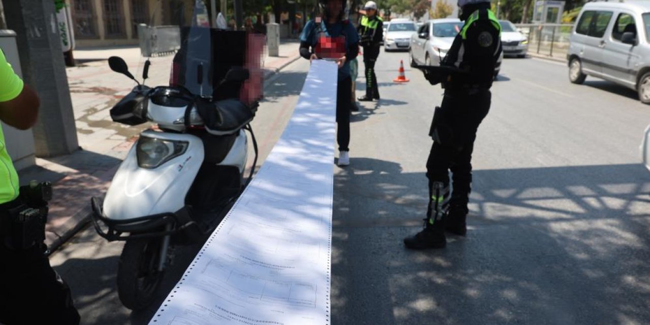 Konya’da motosikletlinin 3 metrelik dekontla direnişi sonuç vermedi